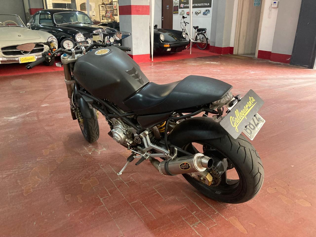 Ducati Monster 900