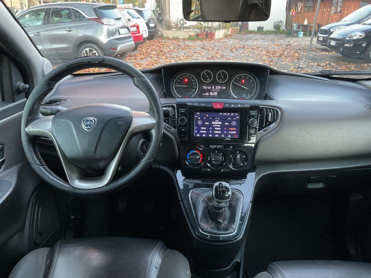 Lancia Ypsilon 1.2 5 Porte GPL Chic Gold OK NEOPATENTATI