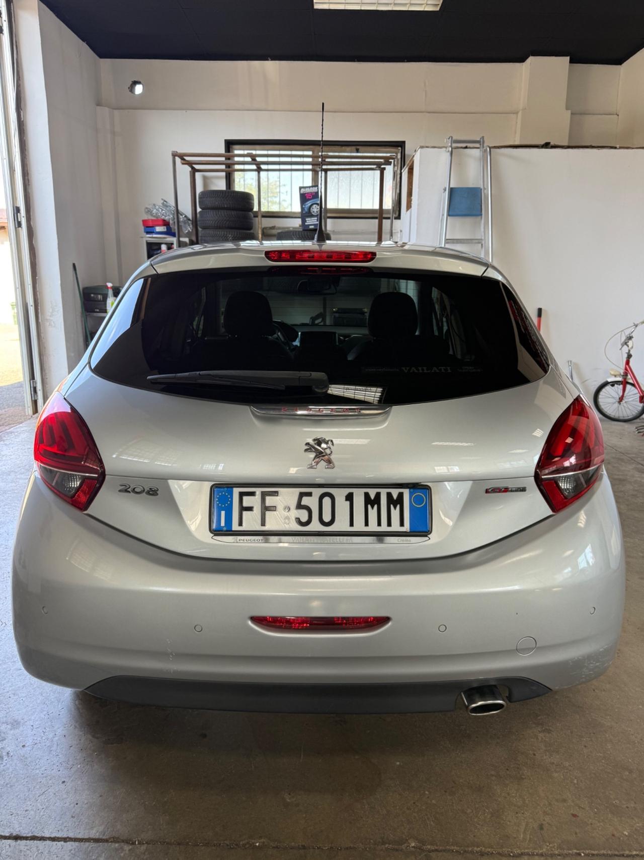 Peugeot 208 BlueHDi 5 porte GT Line