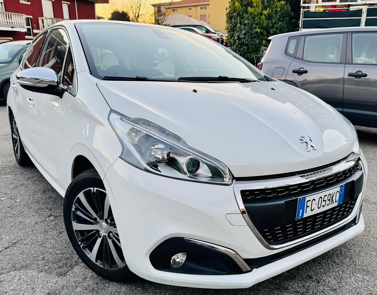 Peugeot 208 PureTech 82 5 porte Allure Ok Neopatentati