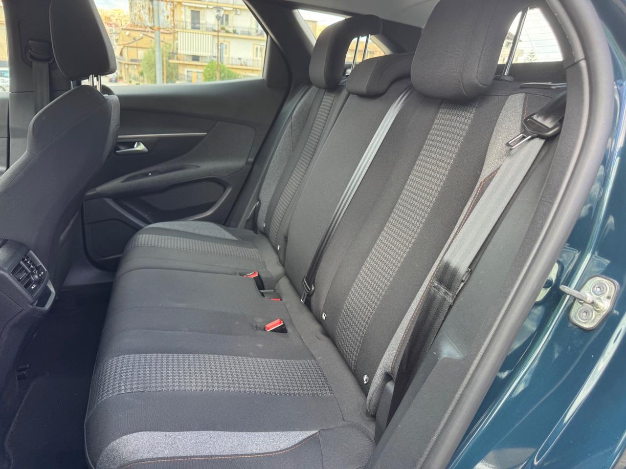 PEUGEOT 3008 1.5 BLUEHDI 130 CV ALLURE EAT8 FULL IVA