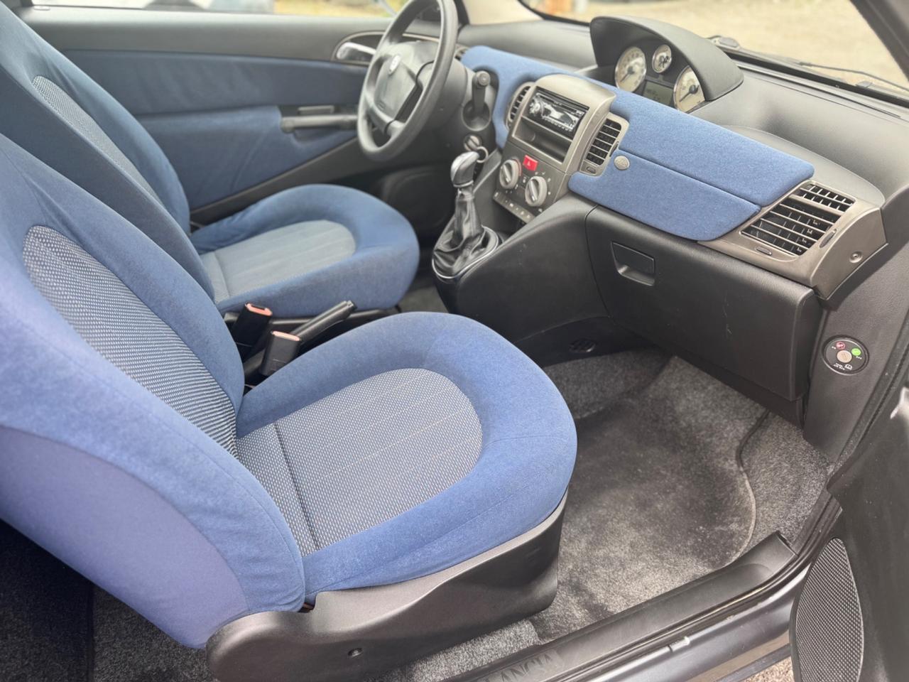 Lancia Ypsilon 1.2 16V Argento