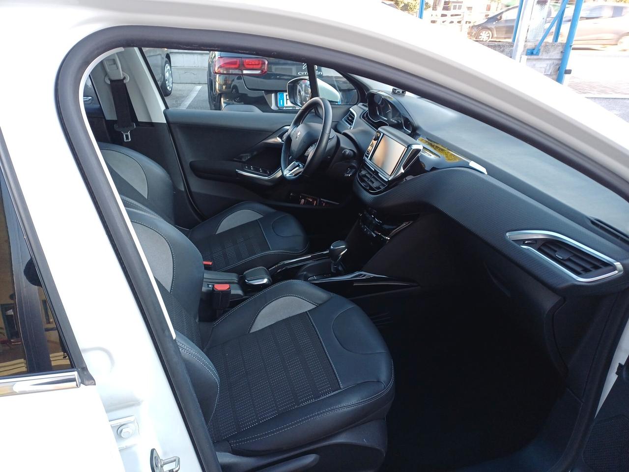 Peugeot 2008 PureTech Turbo 110 EAT6 S&S Black Matt