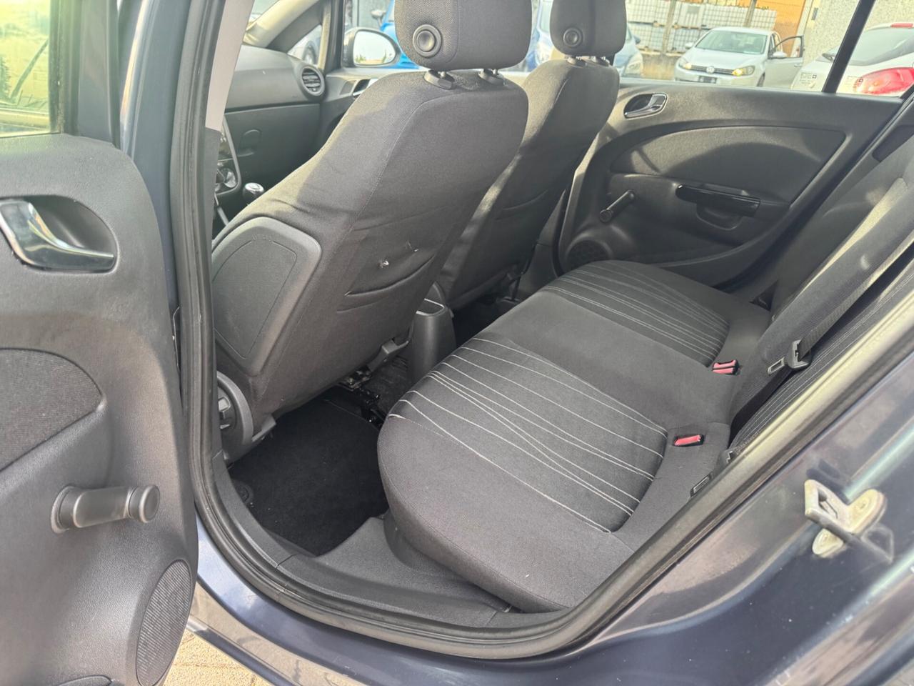 Opel Corsa 1.2 5 porte Cosmo