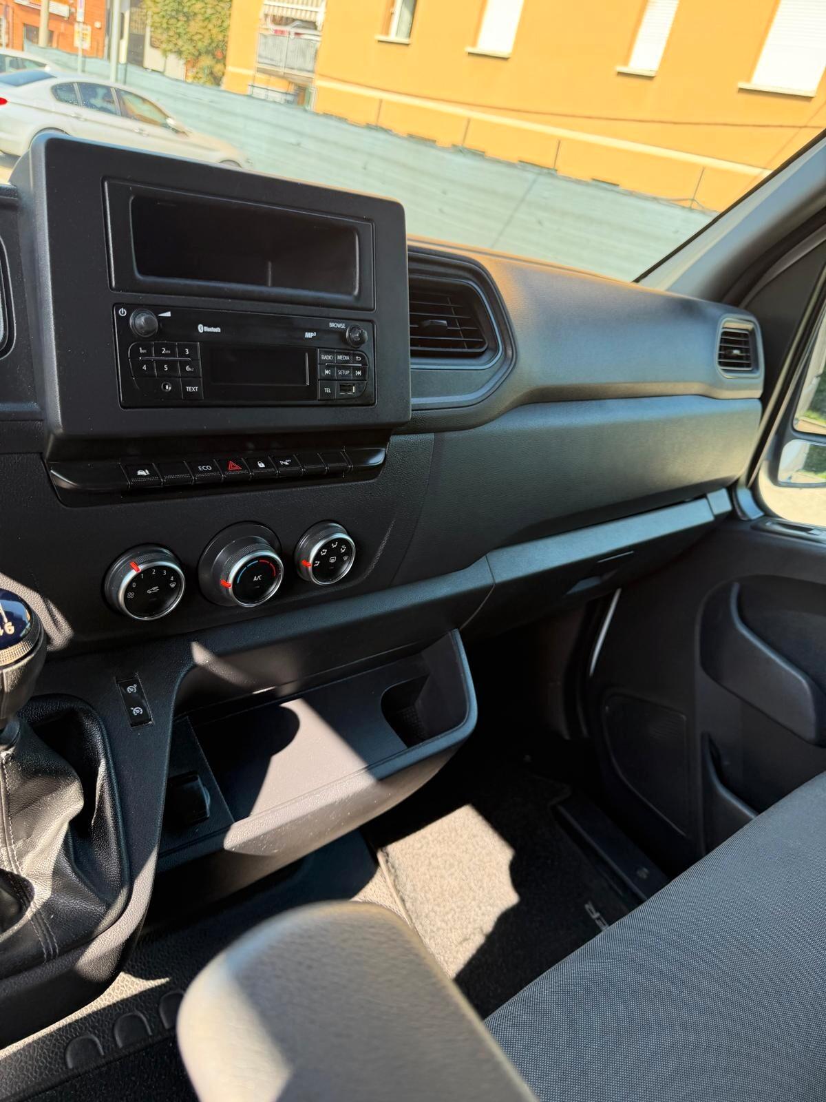Renault Master T35 2.3 dCi/135 - 12 MESI DI GARANZIA -