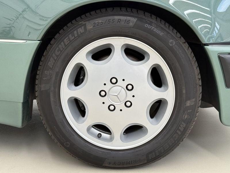 Mercedes-Benz W124 – 500E VERDE MALACHITE METALLICO