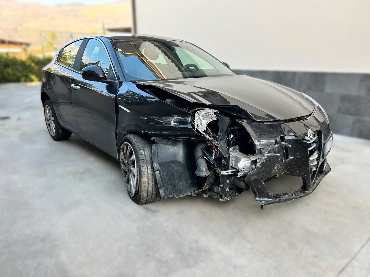 Alfa Giulietta 1.6 JTD 105CV - 2015 Incidentata