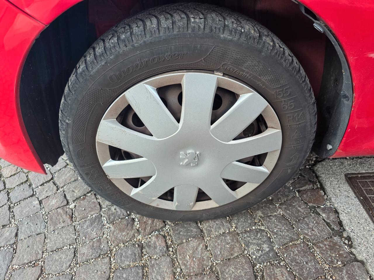 Peugeot 107 1.0 68CV 3p. Sweet Years con 190.000km