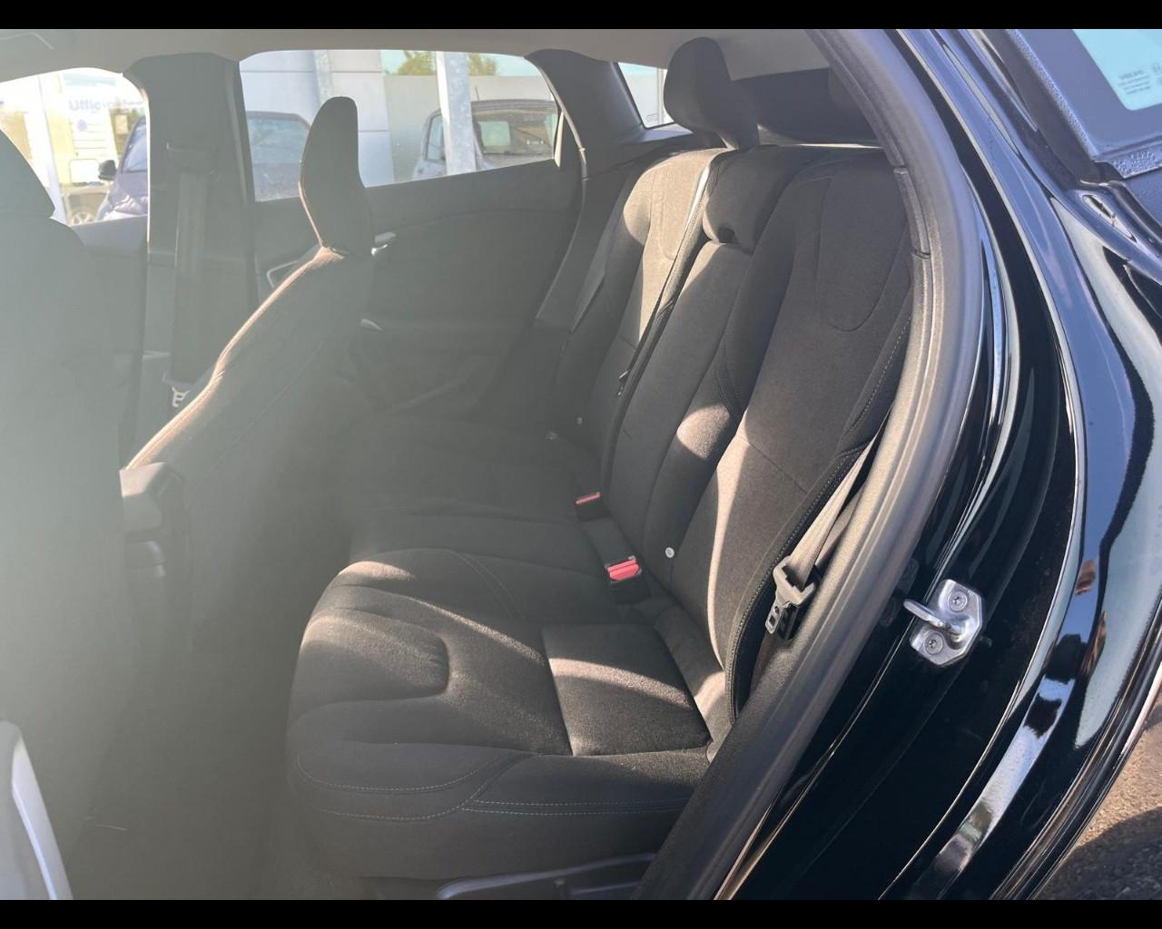 VOLVO V40 (2012-2020) - V40 D2 Business