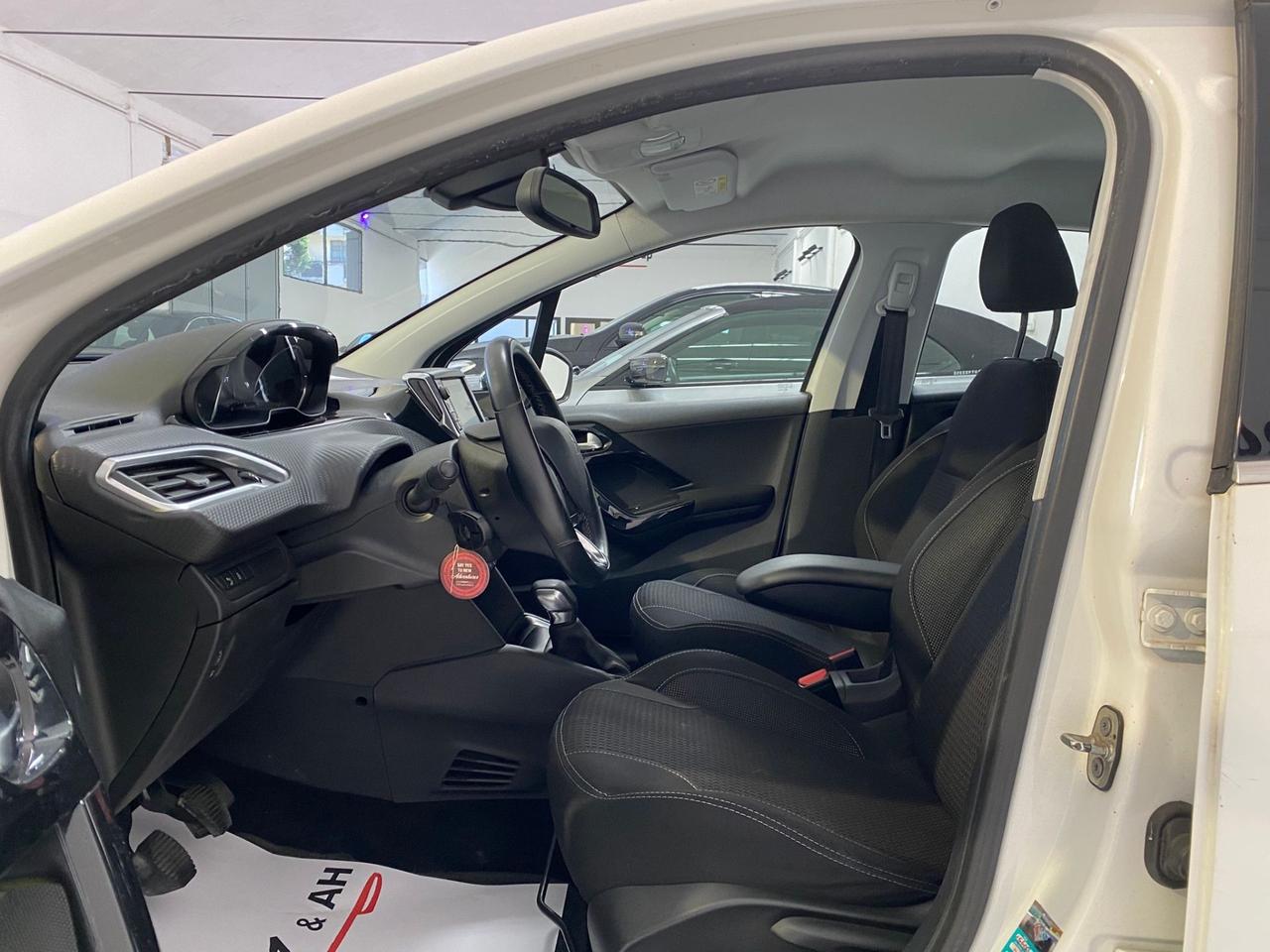 Peugeot 208 BlueHDi 100 5 porte GT Line