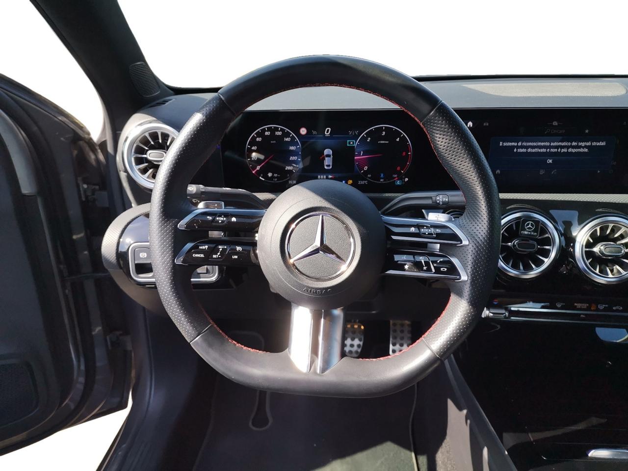 Mercedes-Benz Classe A - V177 - A 200 d AMG Line Premium auto