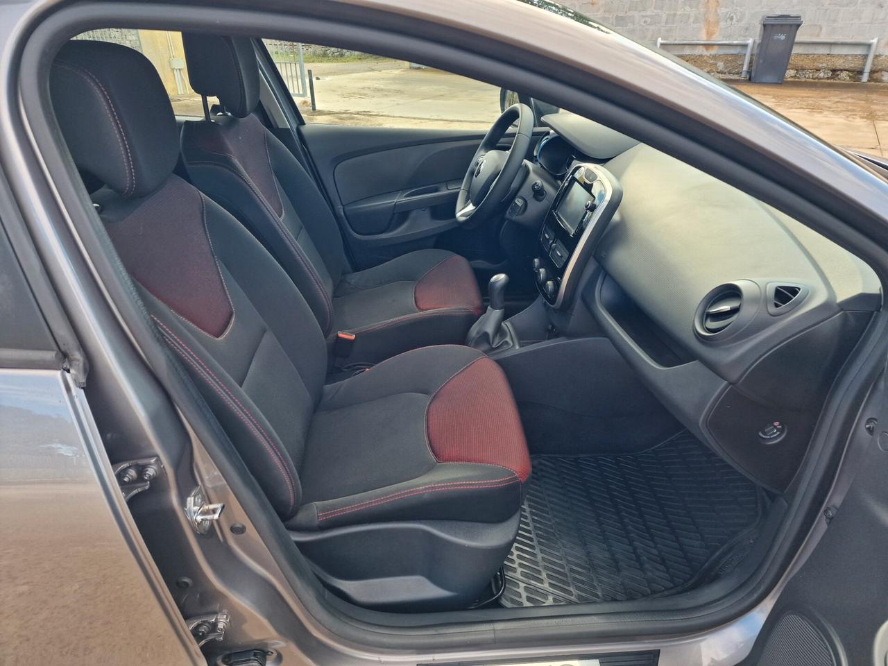 Renault Clio 1.2 75CV 5 porte