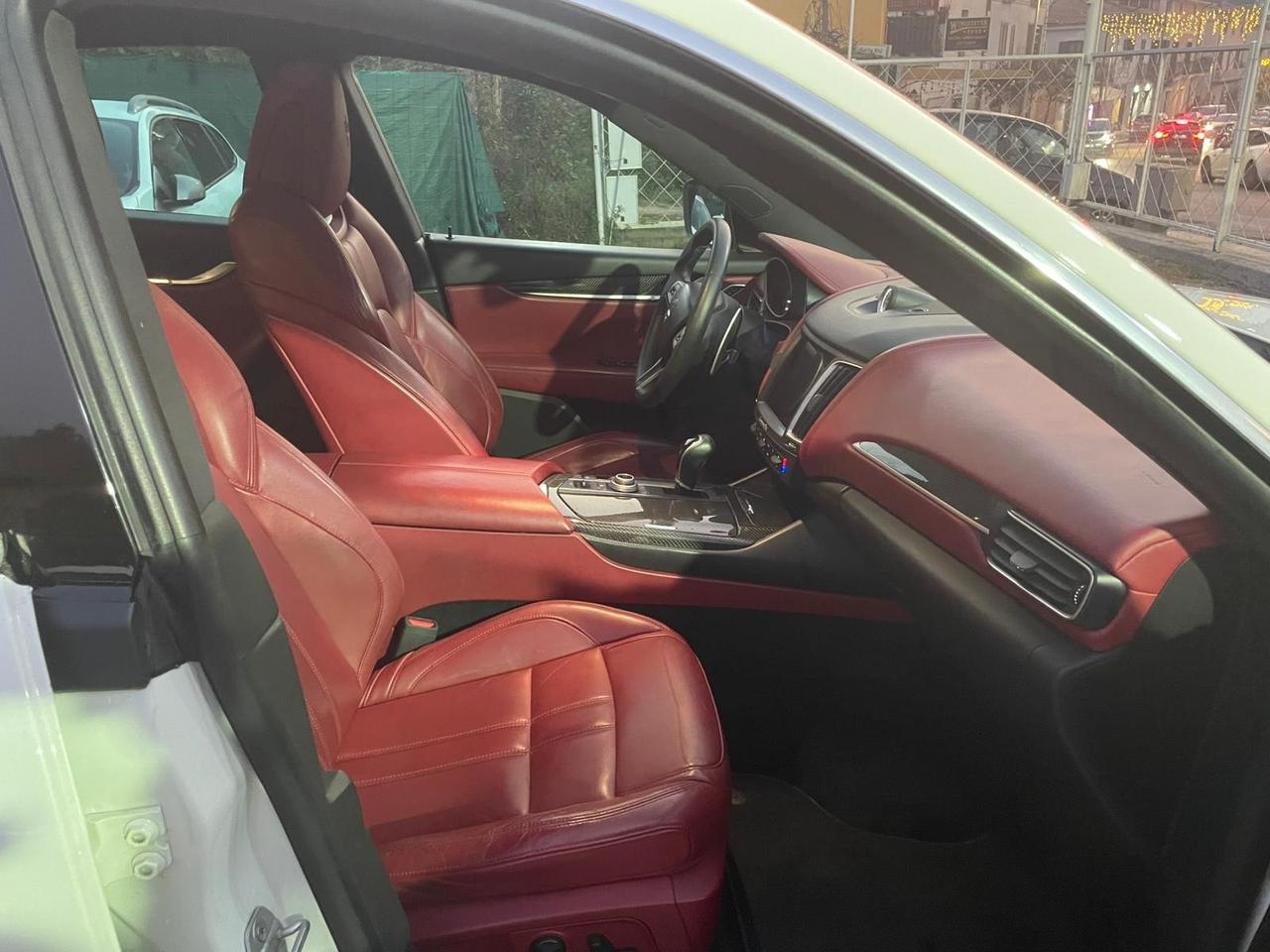 Maserati Levante - Tetto panoramico