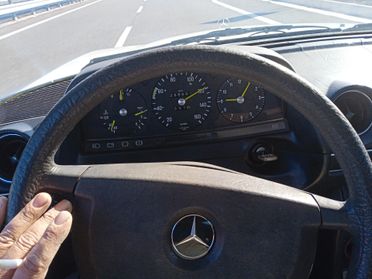 Mercedes-benz 200 D