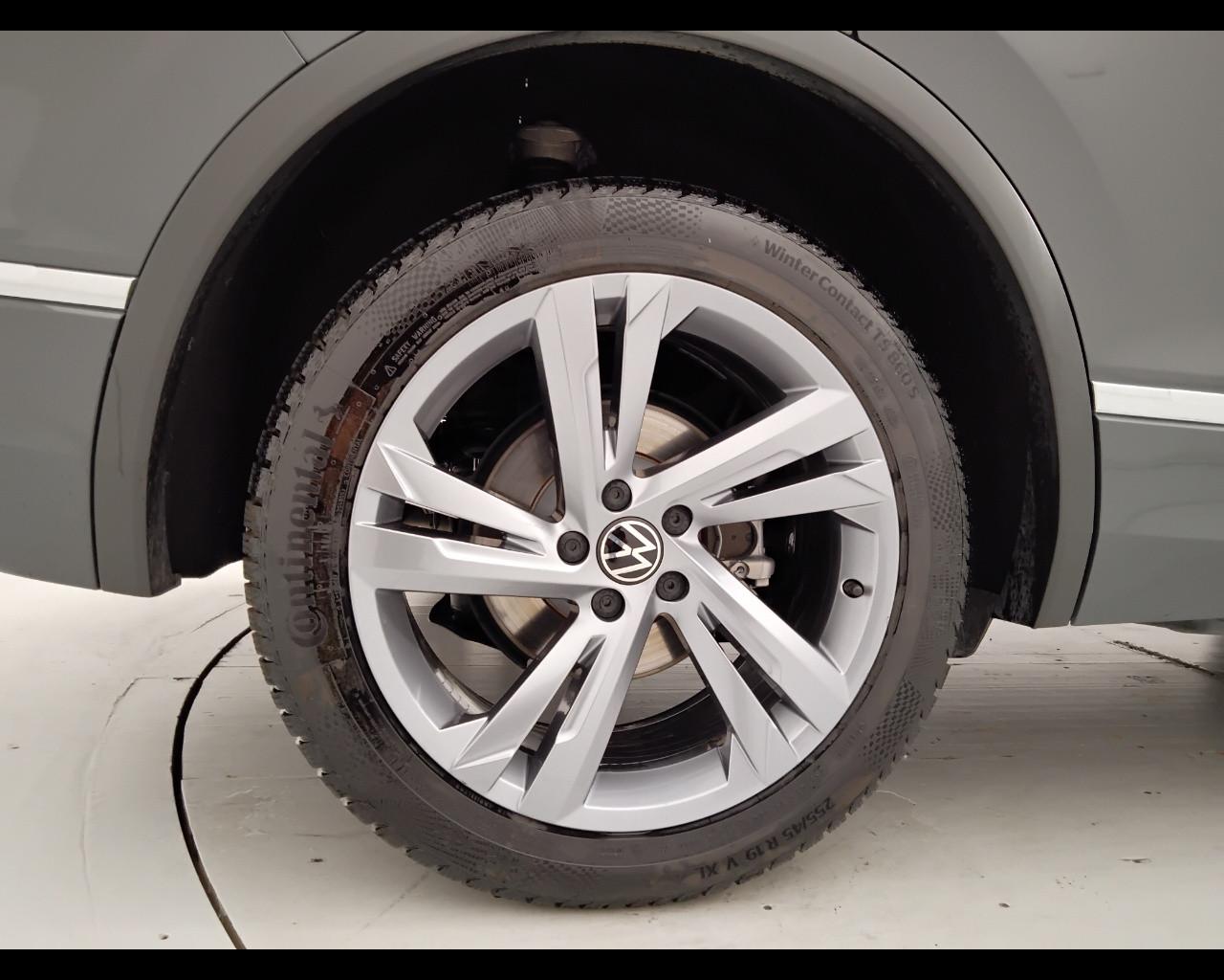 VOLKSWAGEN Tiguan II 2021 - Tiguan 2.0 tdi R-Line 4motion 150cv dsg