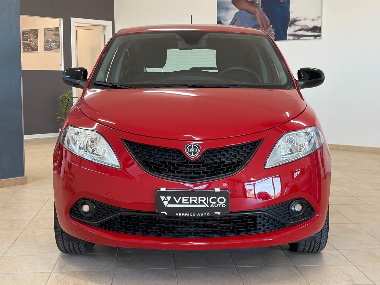 Lancia Ypsilon 1.0 FireFly 5 porte S&S Hybrid Ecochic Silver