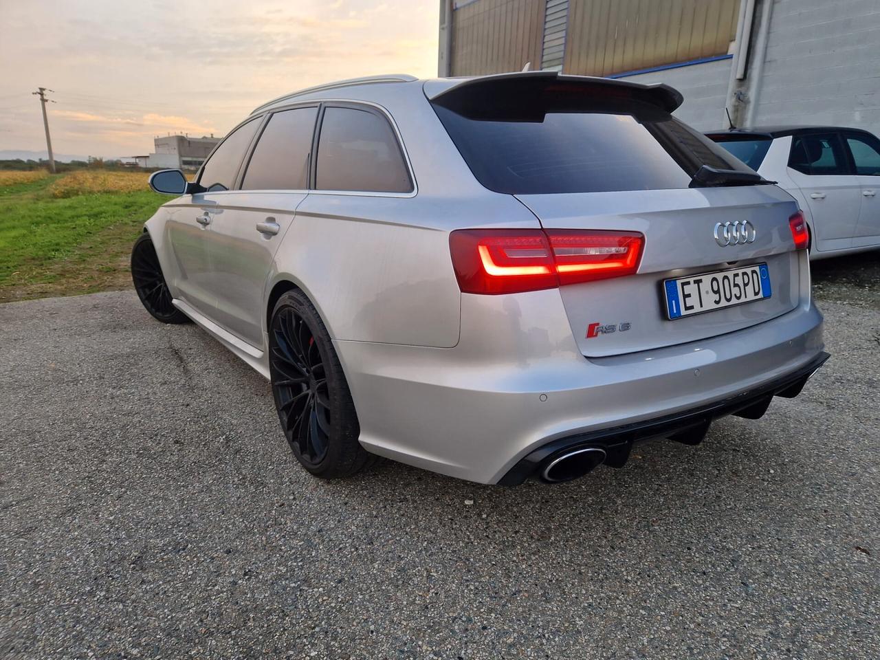 Audi A6 RS 6 Avant 4.0 TFSI quattro tiptronic