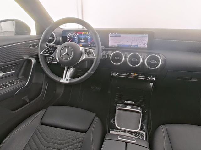 MERCEDES-BENZ A 180 Automatic Progressive Advanced