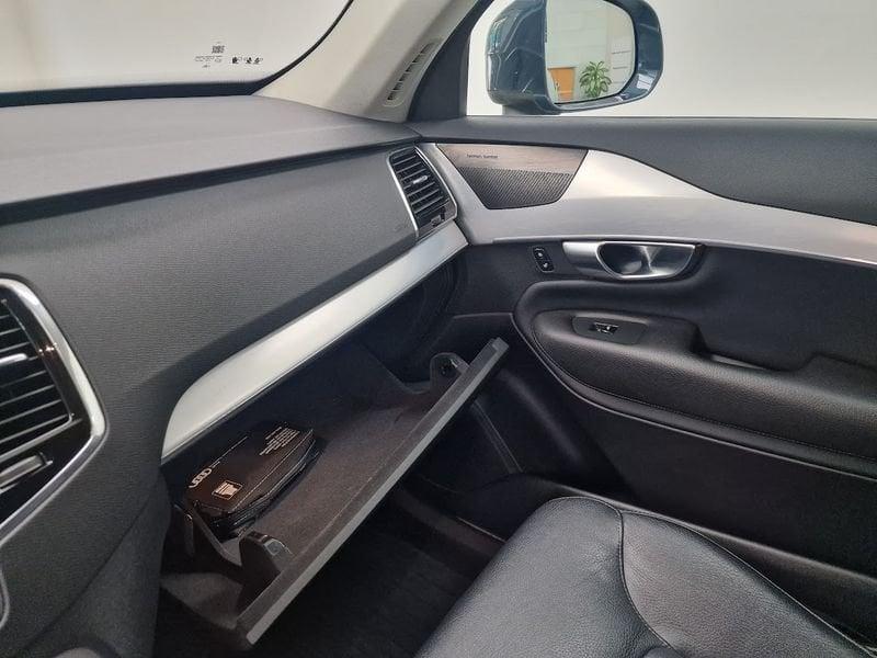 Volvo XC90 D5 AWD Geartronic 7 posti Momentum Euro 6 D-Temp