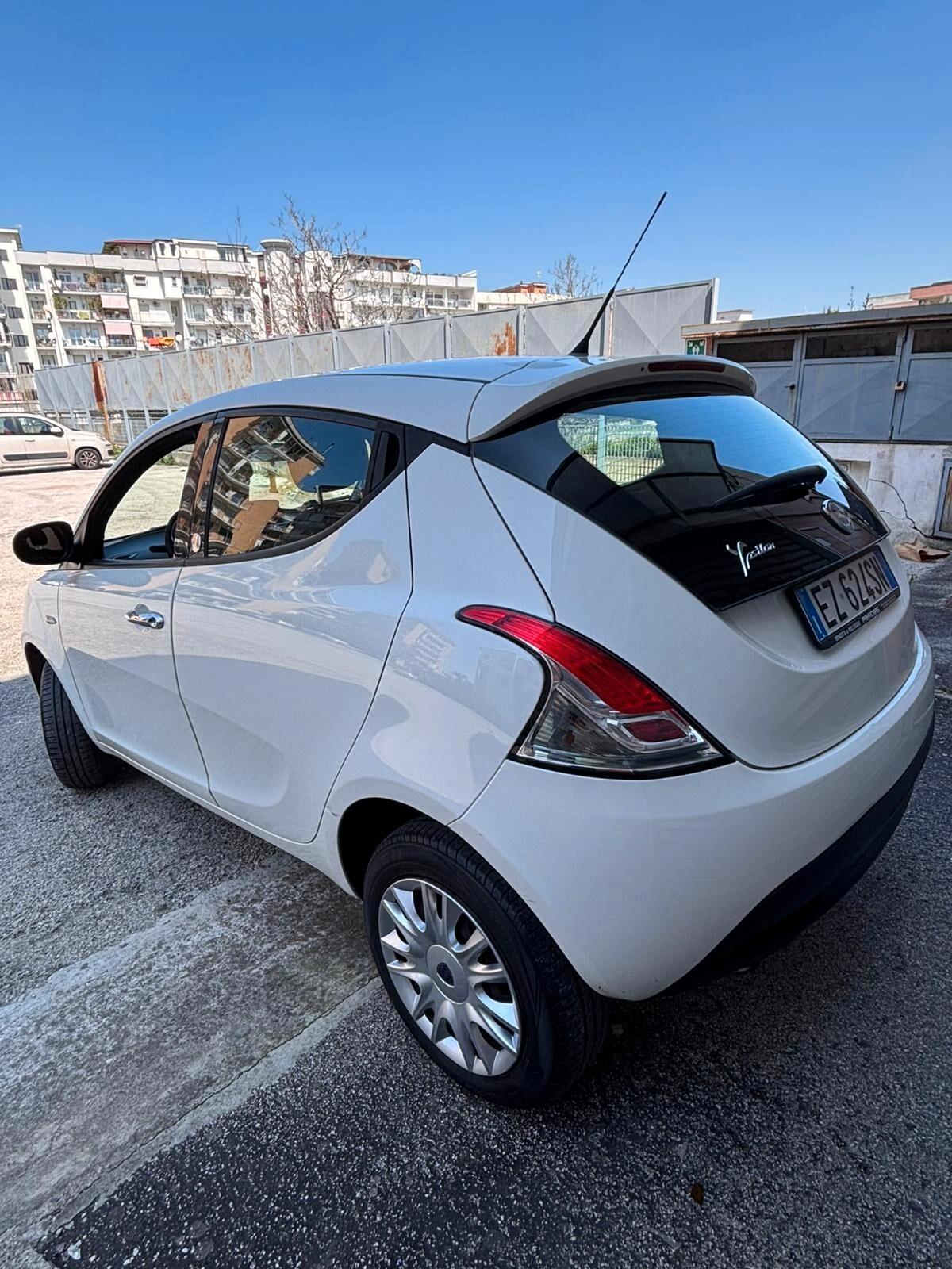 Lancia Ypsilon 0.9 TWINAIR 85 CV 5P METANO ECOCHIC ELLE