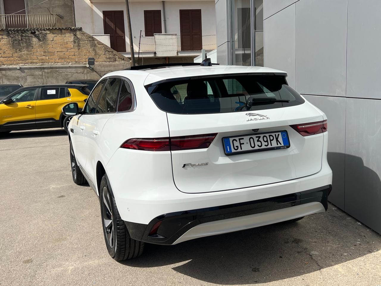 Jaguar F-Pace S awd 204cv auto possibilità noleggio no scoring