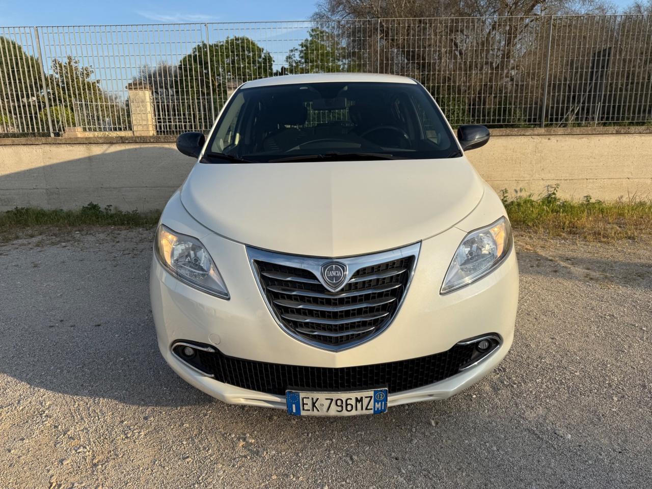 Lancia Ypsilon 1.2 69 CV 5 porte S&S Platinum