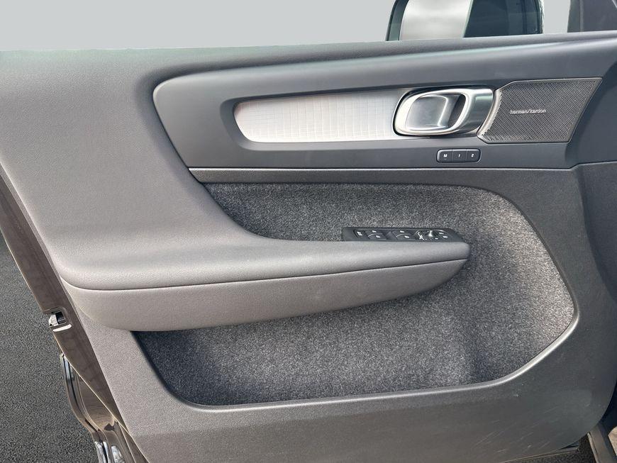 Volvo XC40 2.0 b3 Plus Black Edition auto Tetto ap. Panoramico