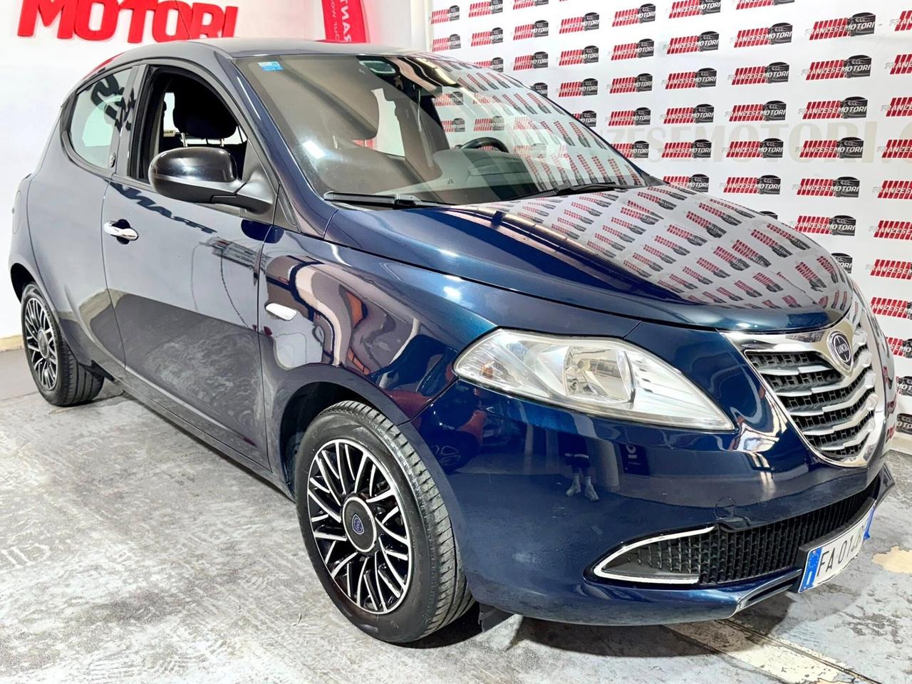 Lancia Ypsilon 1.2 69 CV 5 porte GPL Ecochic 30th Anniversary