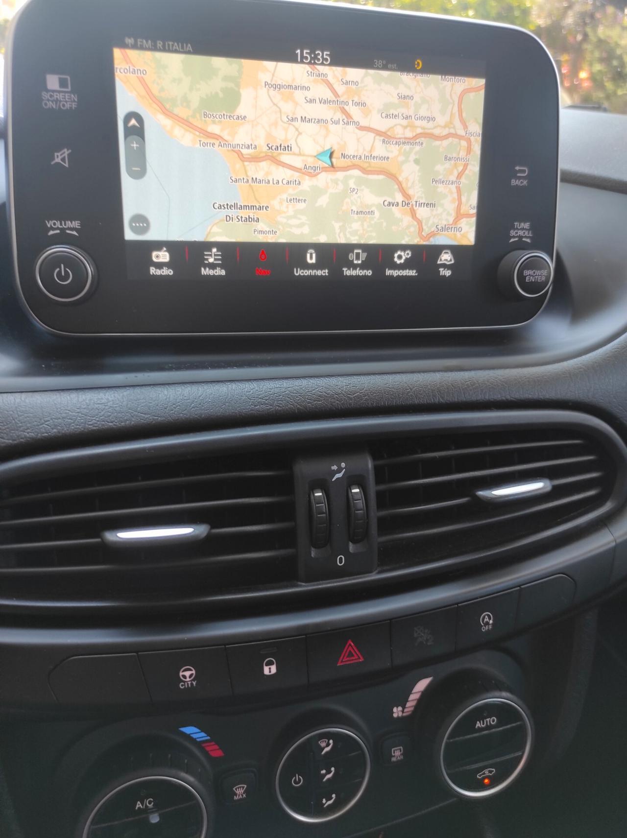 Fiat Tipo 2017 1.6 Mjt 120cv Nav Sens lega sedili Risca lounge