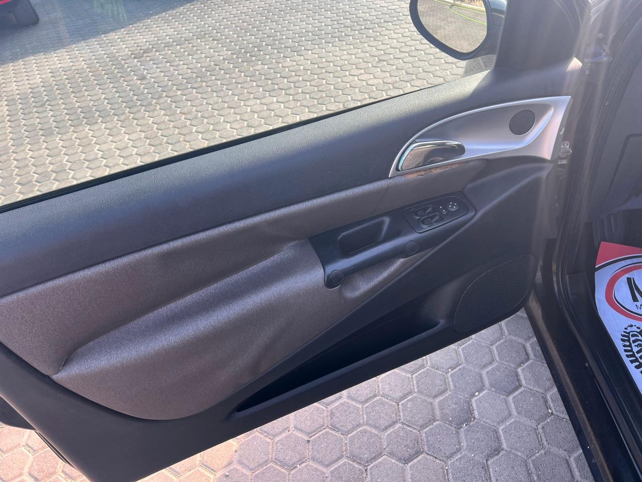 Lancia Ypsilon 1.3 MJT 75 CV Argento
