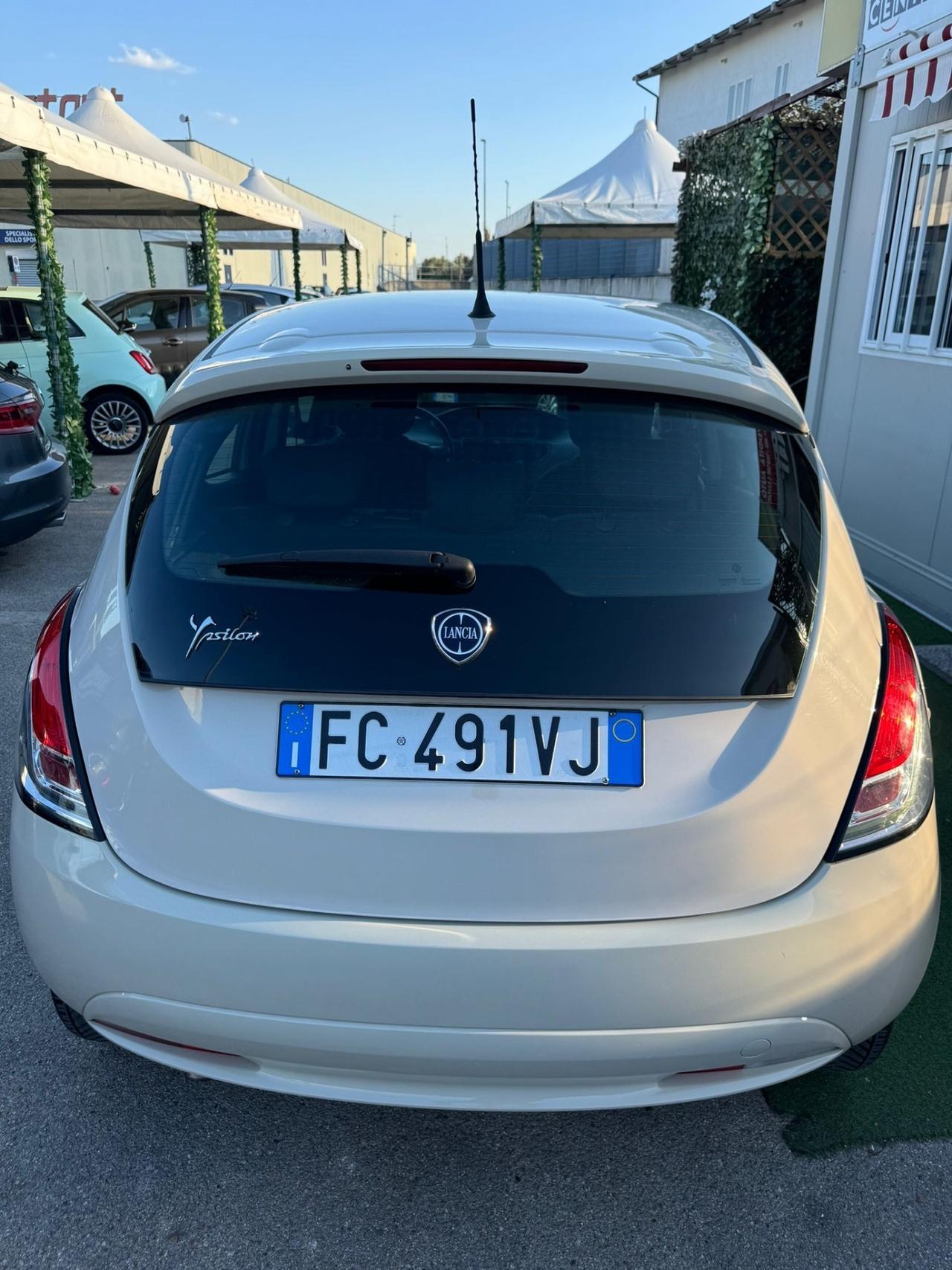 Lancia Ypsilon 1.3 MJT 95 CV S&S Platinum Garanzia