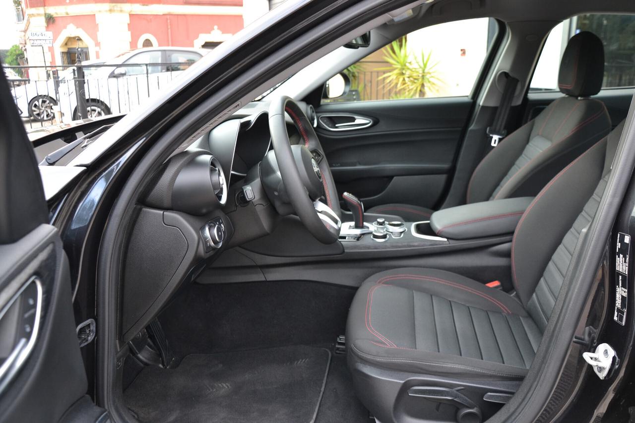 Alfa Romeo Giulia 2.0 200CV AT8 NAV LED RCAM PDC *PREZZO VERO*