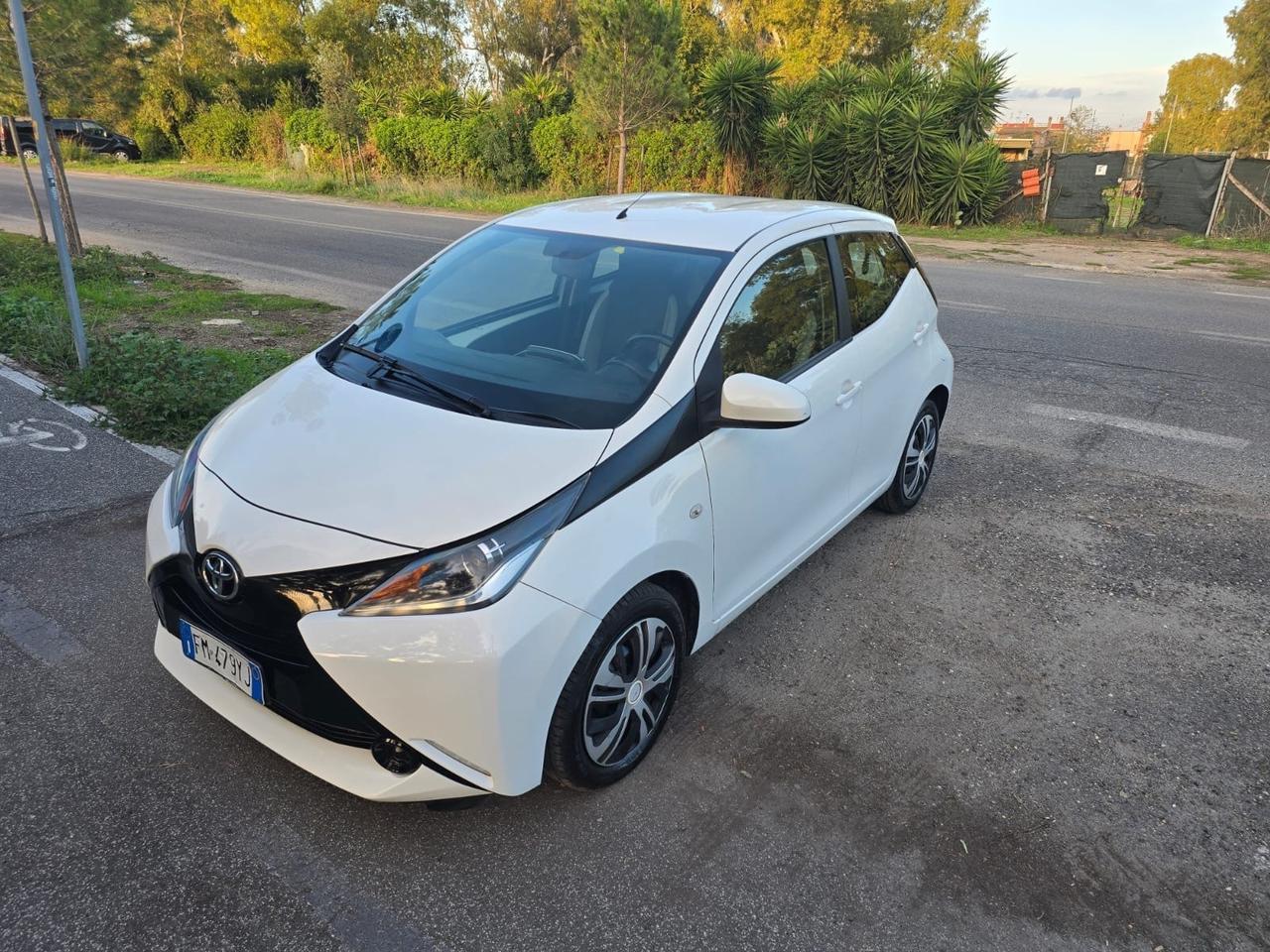 Toyota Aygo 1.0 VVT-i 69 CV 5 porte x-cite TSS MMT