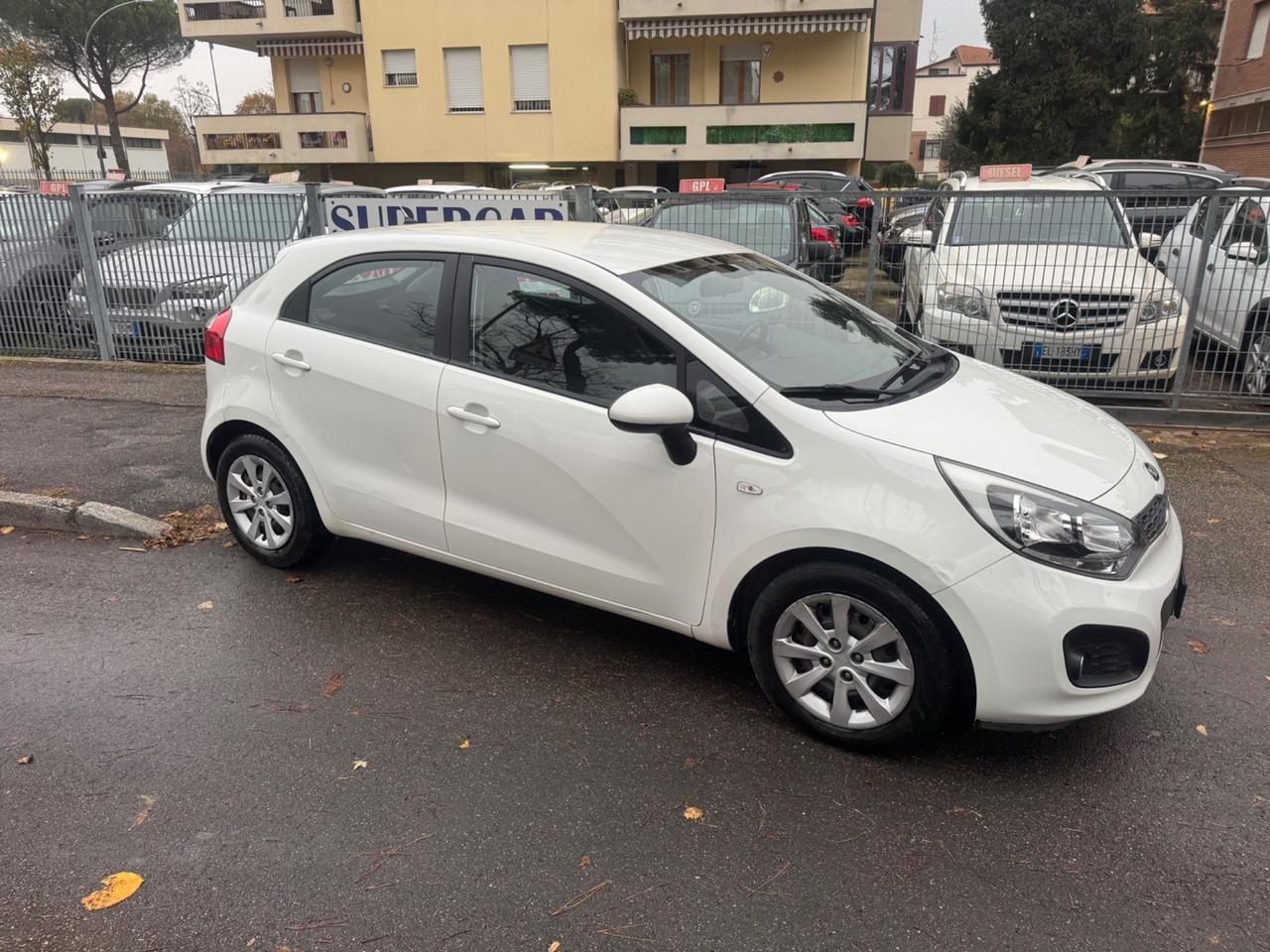 Kia Rio 1.1 CRDi 5p. neopaten garanzia 12 mesi