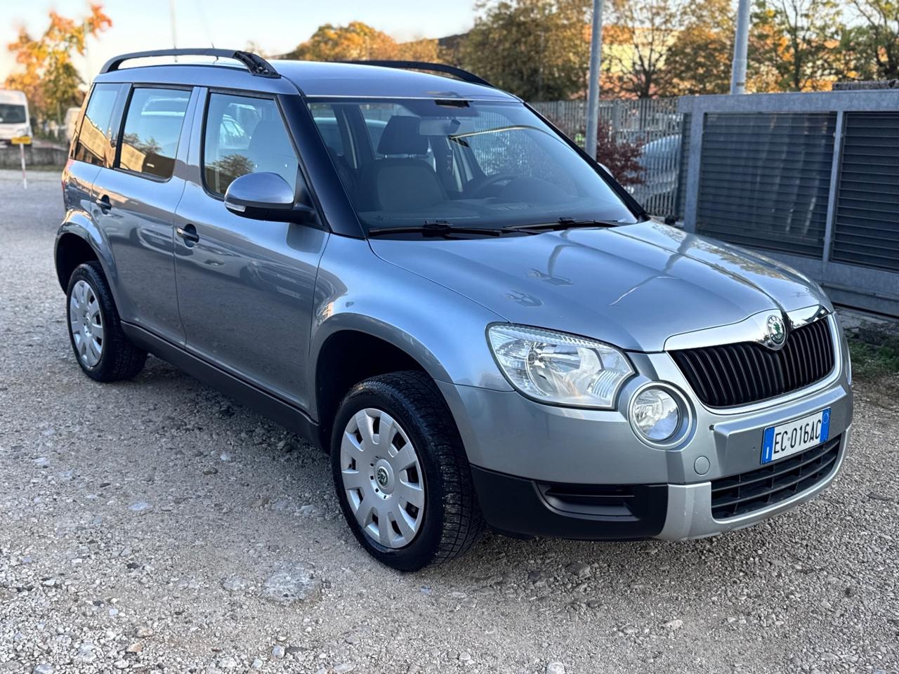 Skoda Yeti 2.0 TDI 110cv Neopatentati Gancio Traino