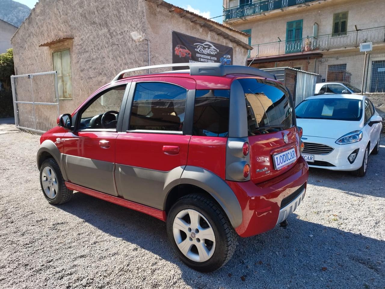 Fiat Panda 1.3 MJT 16V DPF 4x4 Climbing