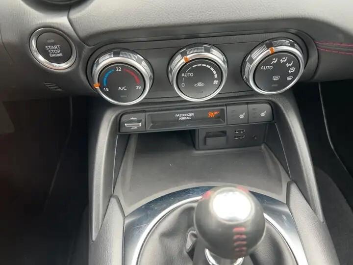 Mazda MX-5 RF SPORT LINE PELLE TOTALE NERA SENS PARK SEDILI RISCALDATI CRUISE CONTROL PRONTA CONSEGNA