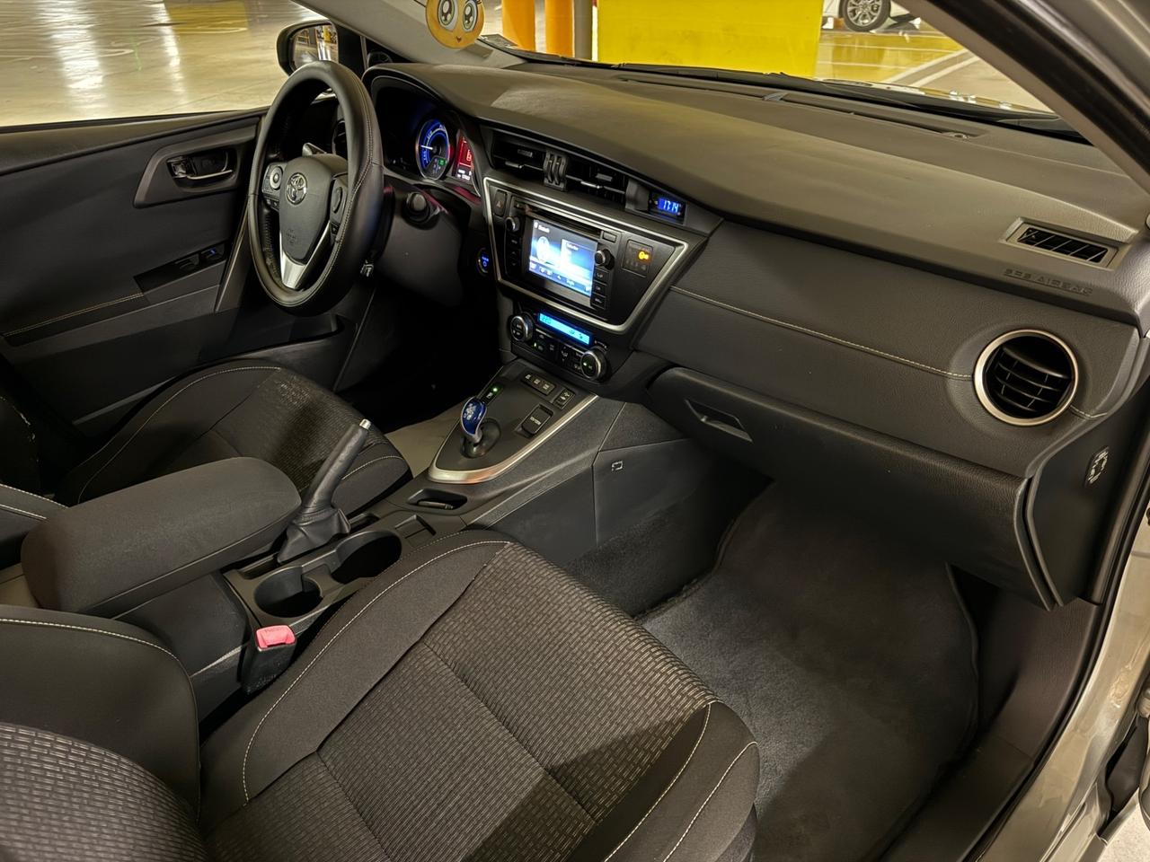Toyota Auris Touring 1.8 Hybrid