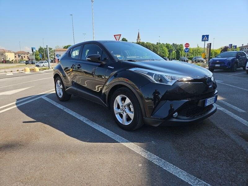 Toyota C-HR 1.8 Hybrid E-CVT Active