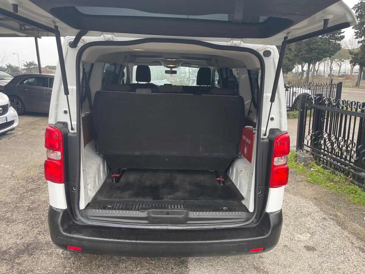 Peugeot Expert BlueHDi 120 S&S PC-TN Combi Compact