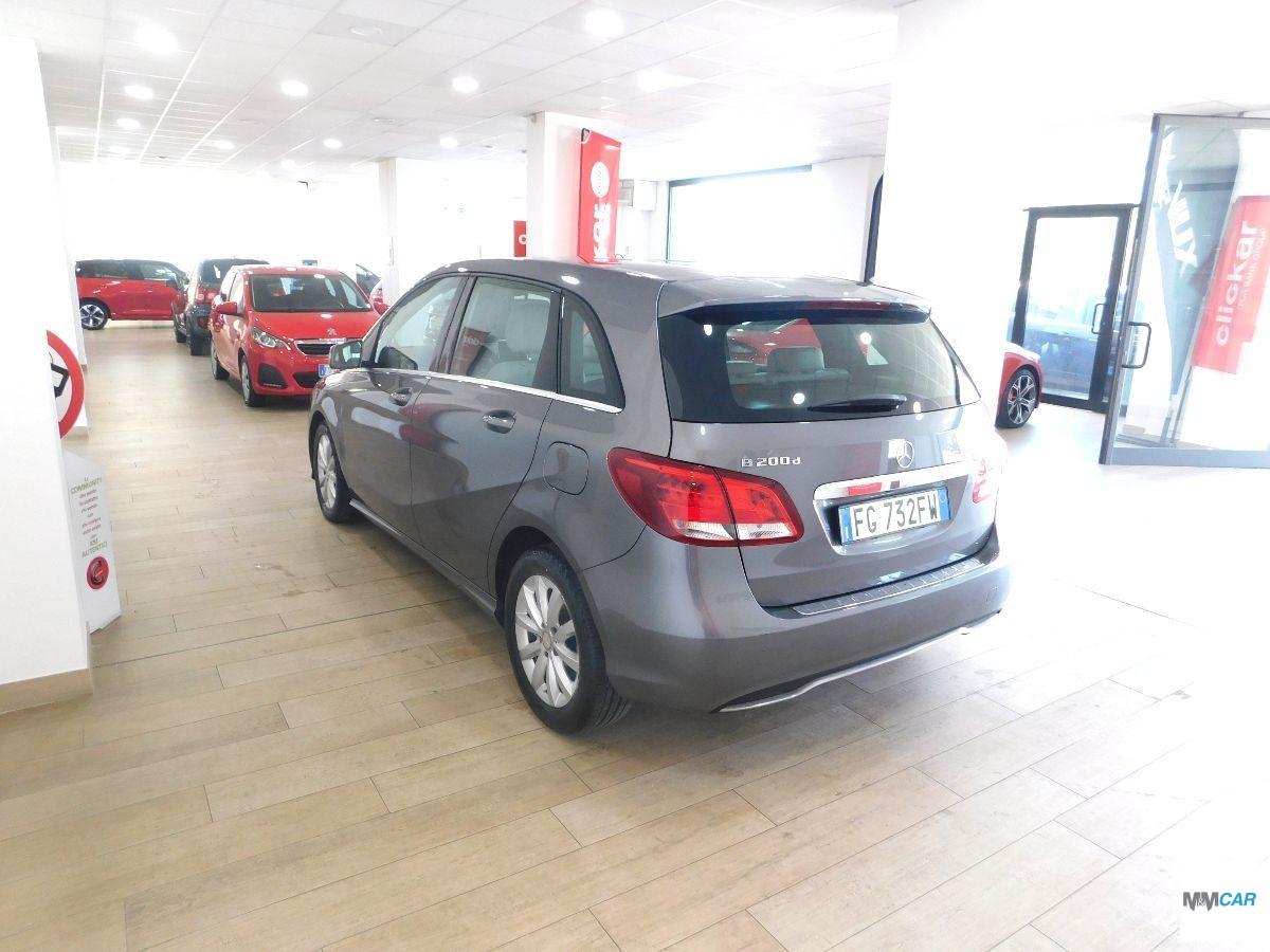MERCEDES - Classe B - B 200 d Business