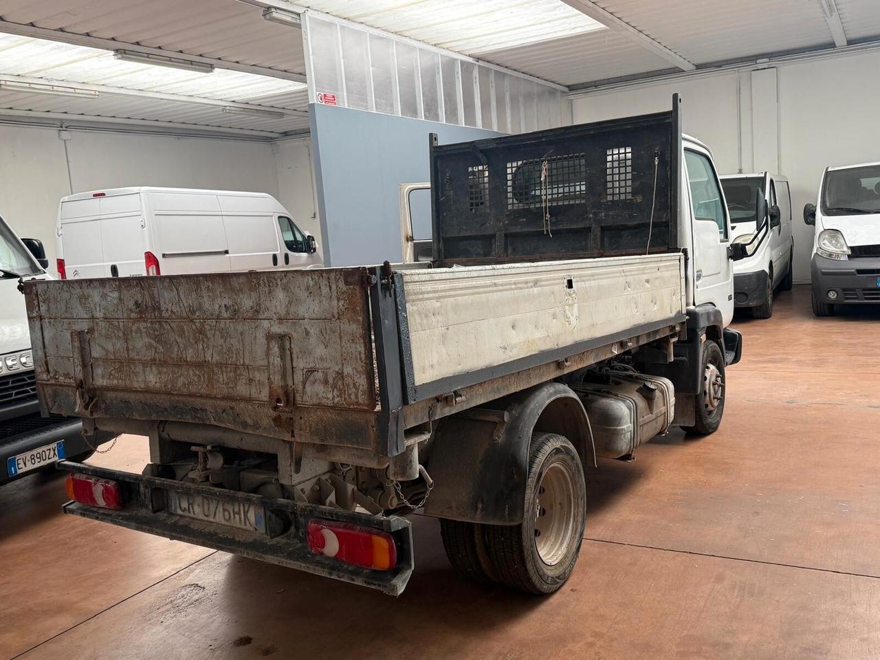 3 Nissan Cabstar ribaltabile non funzionante per operatori del settore
