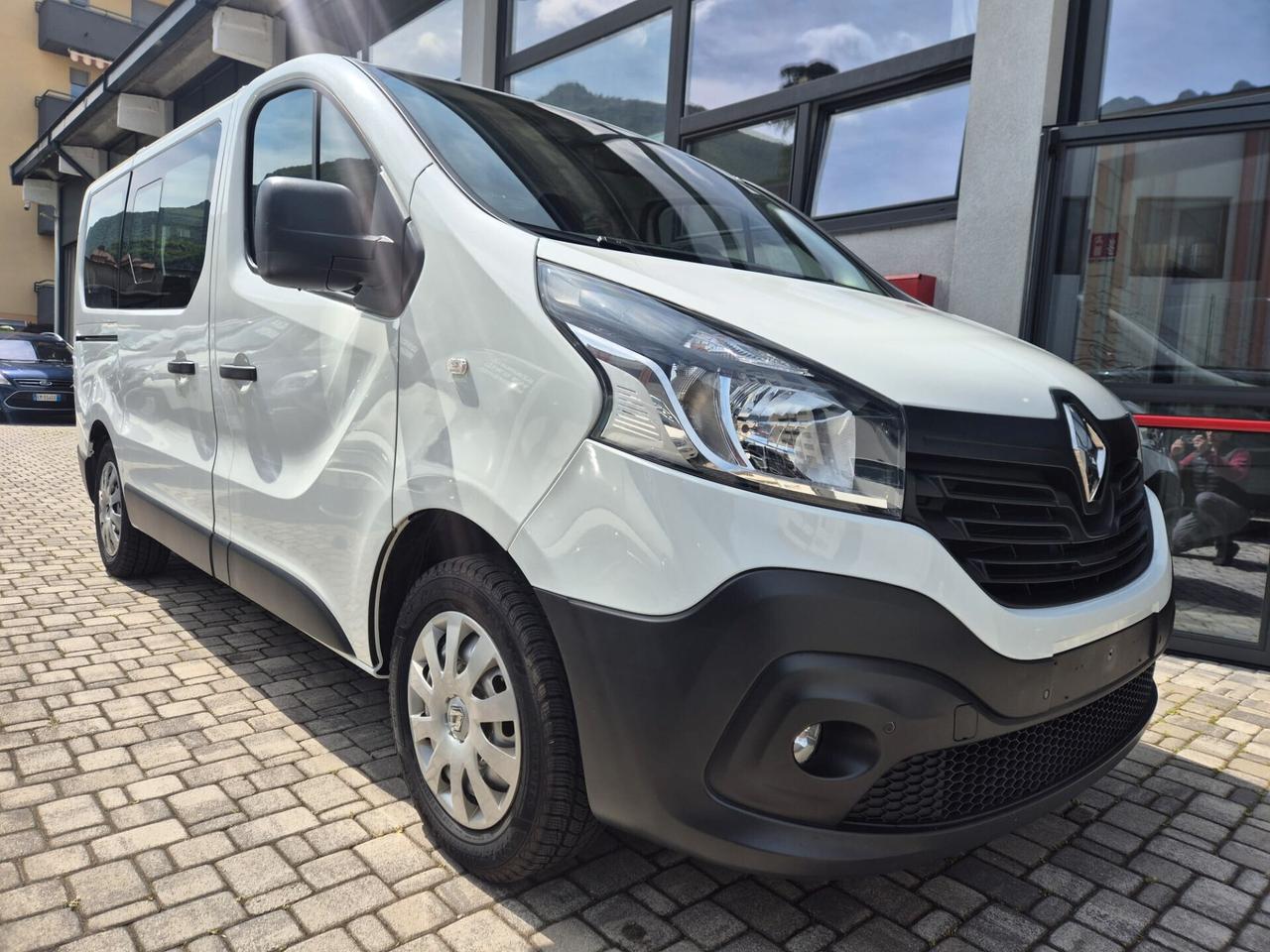 Renault Trafic EXPRESSION DCI 120CV - 9 POSTI - GANCIO TRAINO