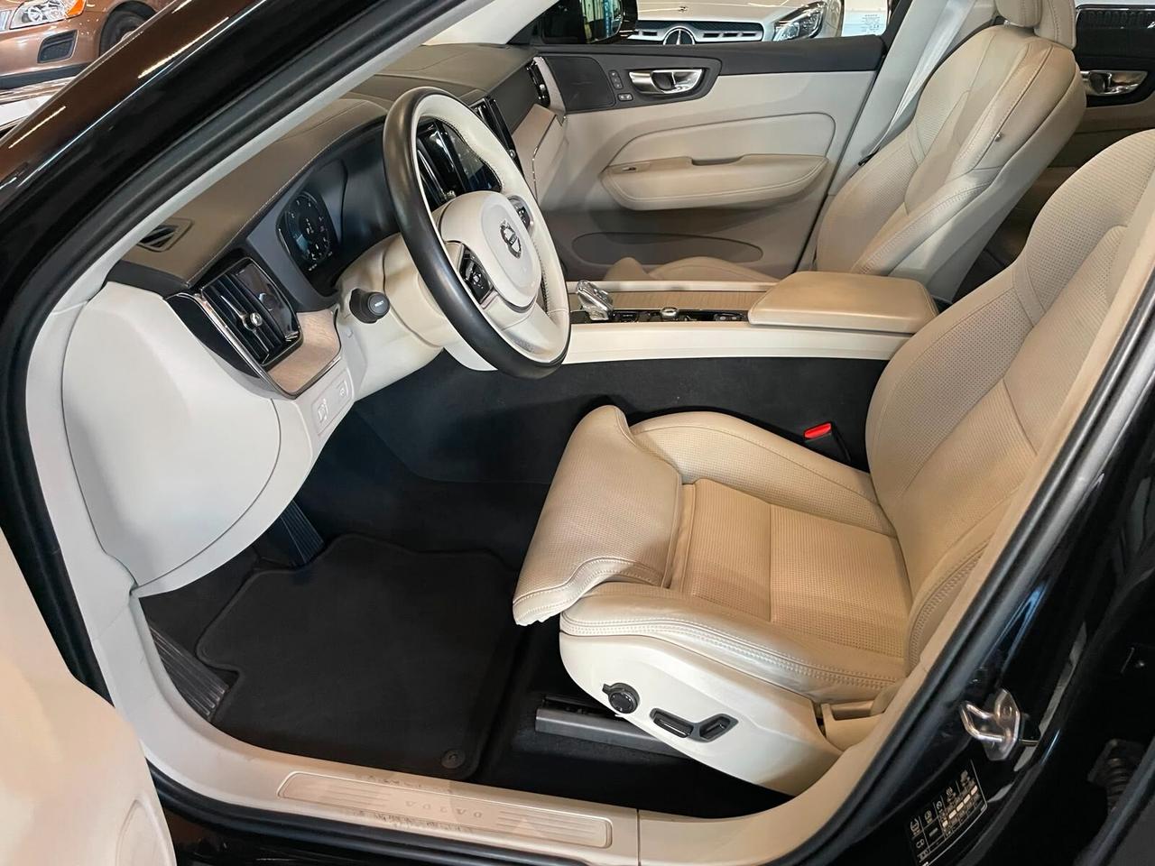 Volvo XC 60 XC60 B5 (d) AWD Geartronic Inscription