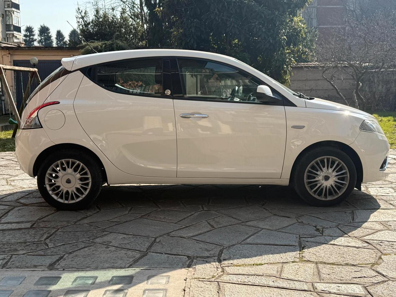 Lancia Ypsilon 1.2 69 CV 5 porte GPL Ecochic Silver