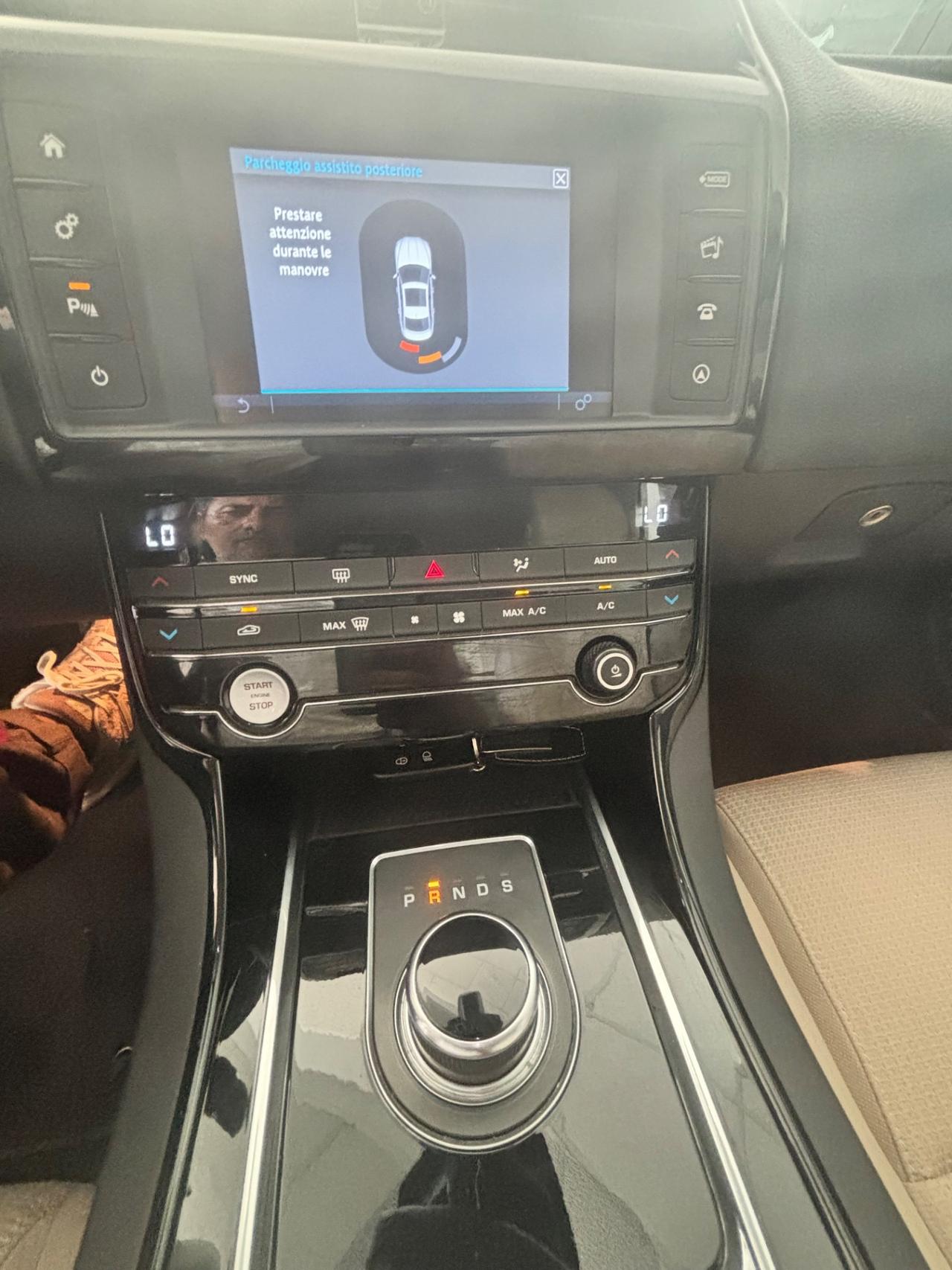 Jaguar XE 2.0 D Turbo 180CV Prestige