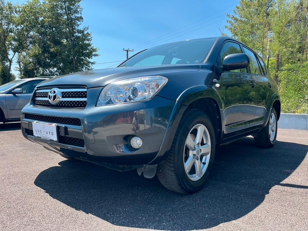 Toyota RAV 4 RAV4 2.2 D-4D 177 CV Sol Plus