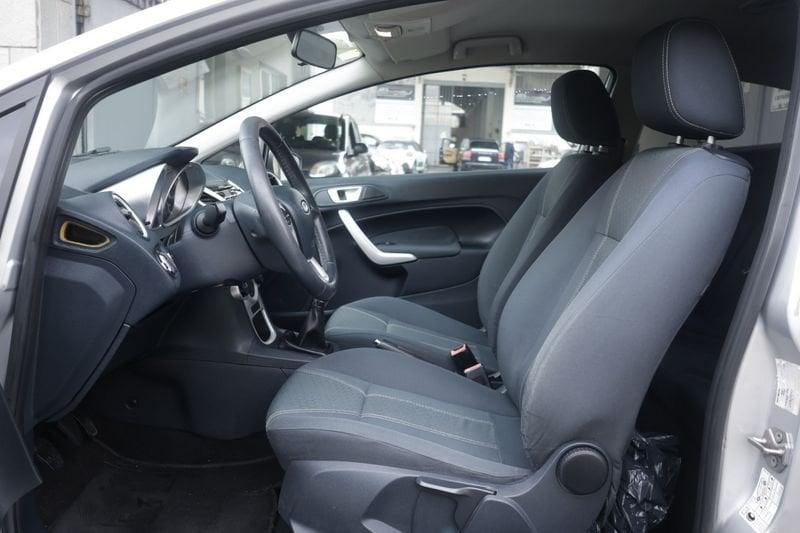 Ford Fiesta Ford Fiesta 1.4 16V 3p. Bz.- GPL Titanium Bs. Unicoproprietario