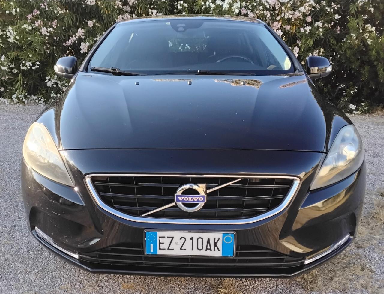 Volvo V40 D2 1.6 R-design Kinetic