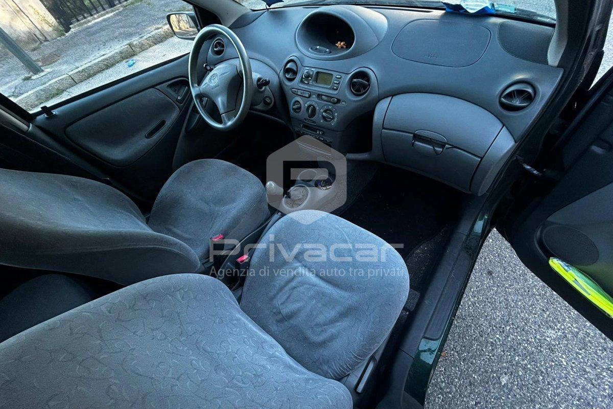 TOYOTA Yaris 1.0i 16V cat 5 porte